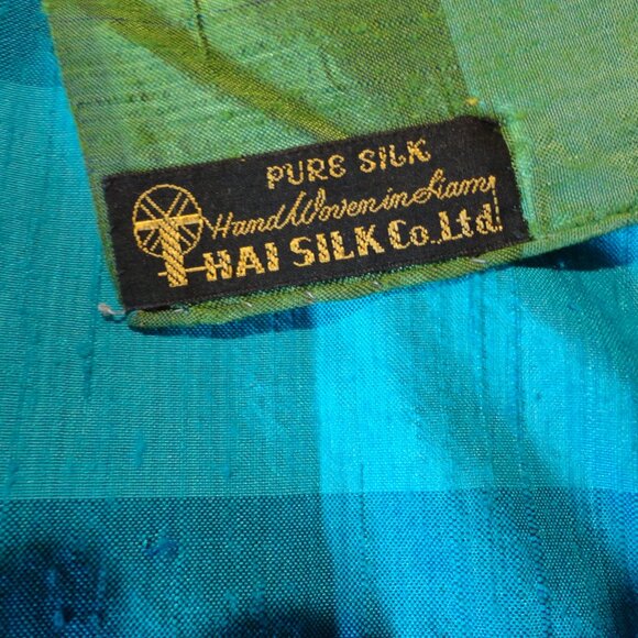 Silk Scarf 100% silk Vintage item by THAI Silk Co. Ltd.  "Hand woven in Siam" - Picture 8 of 8